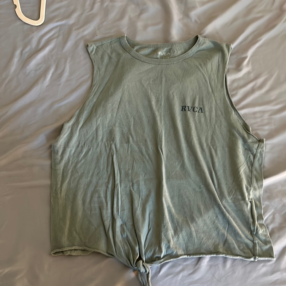 Knotted RVCA tank